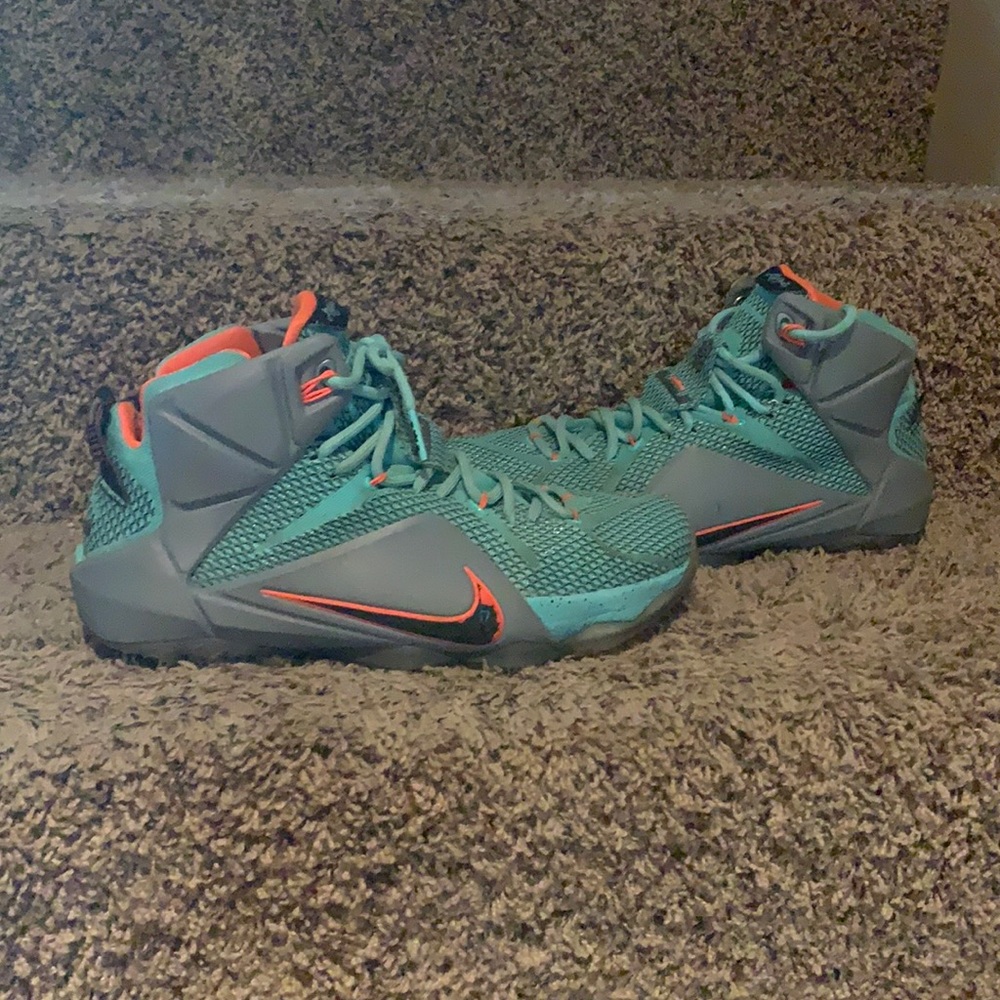 Lebron 12